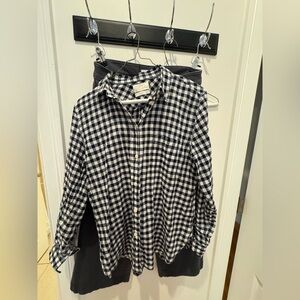 J Crew women navy and White  Button-Up Shirt size 6 classic